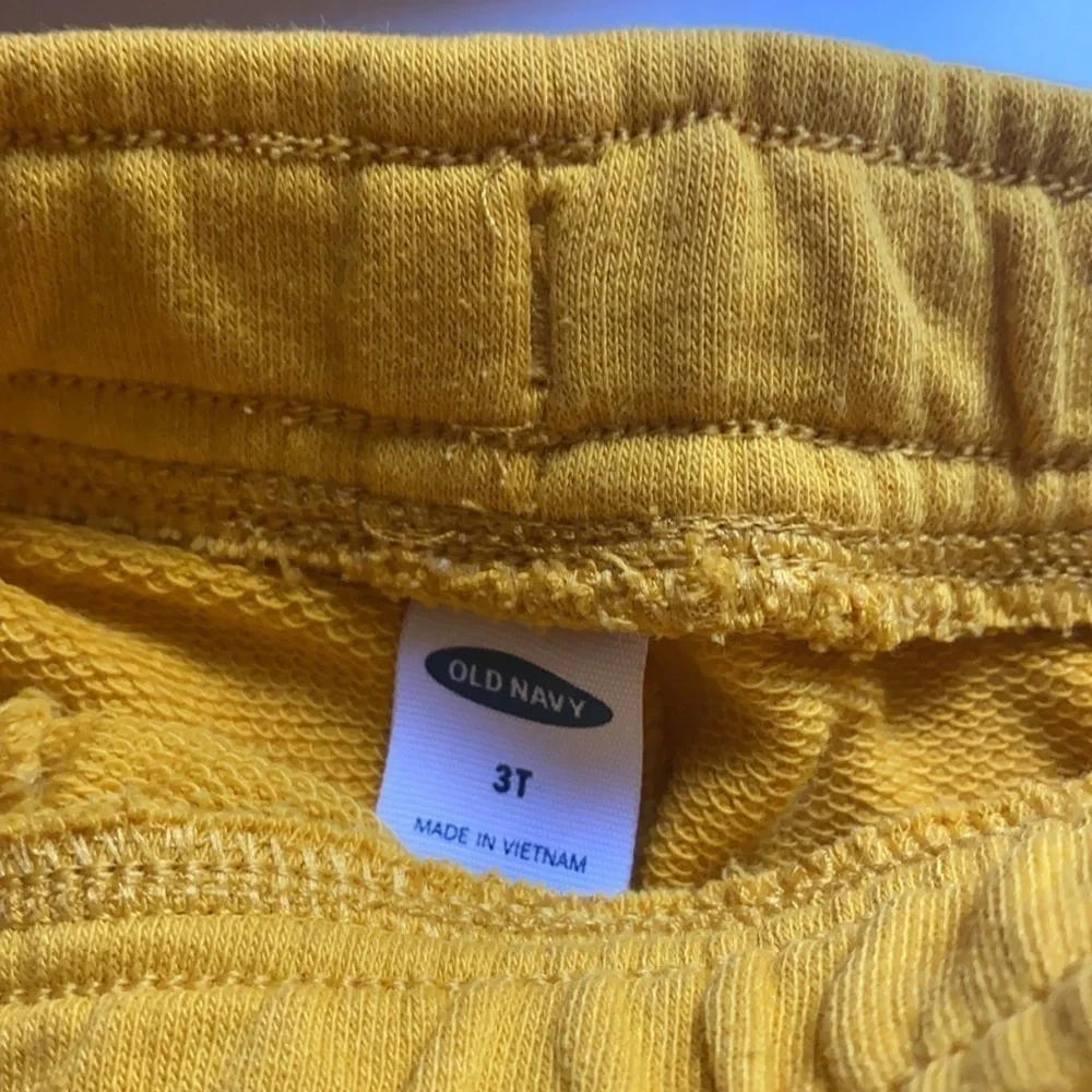 Old Navy size 3t